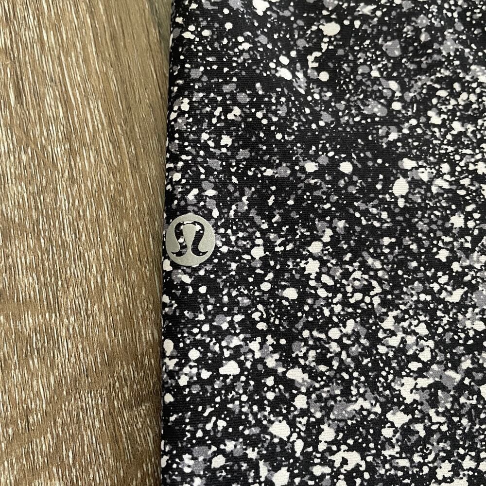 Lululemon Tight Stuff II Crop Legging in Salt Alpine - Size: 6 - Picture 7 of 7
